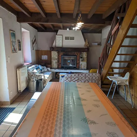 Domek alpejski Les De La Foret D'issaux *