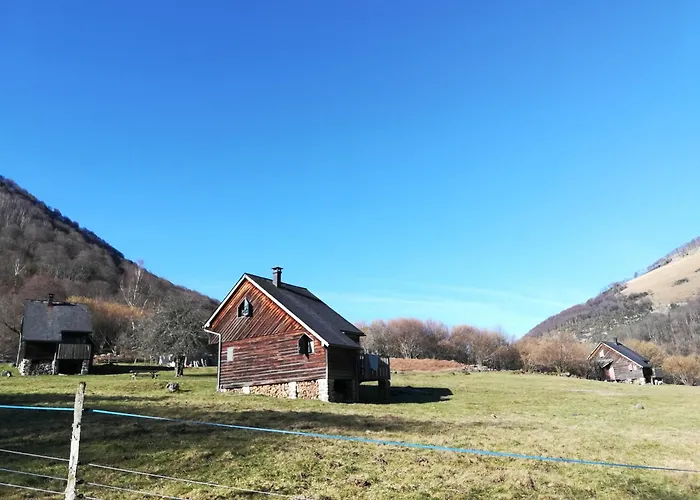 Les De La Foret D'issaux Chalet